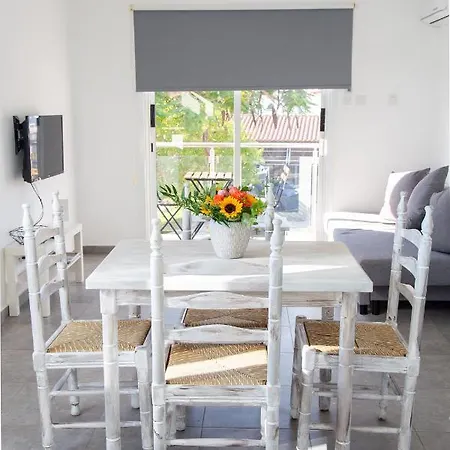 Tikay Apts דירה איה נאפה