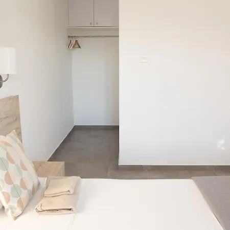 Tikay Apts * איה נאפה