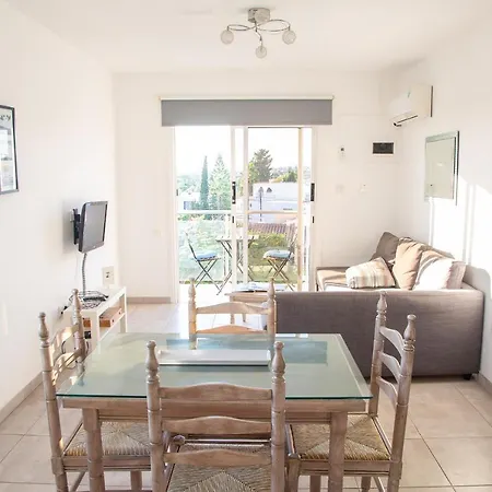 Tikay Apts דירה *