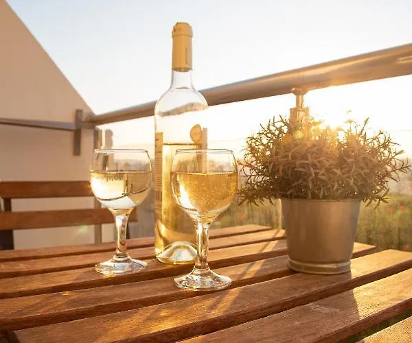 Апартаменты Tikay Apts Айя-Напа