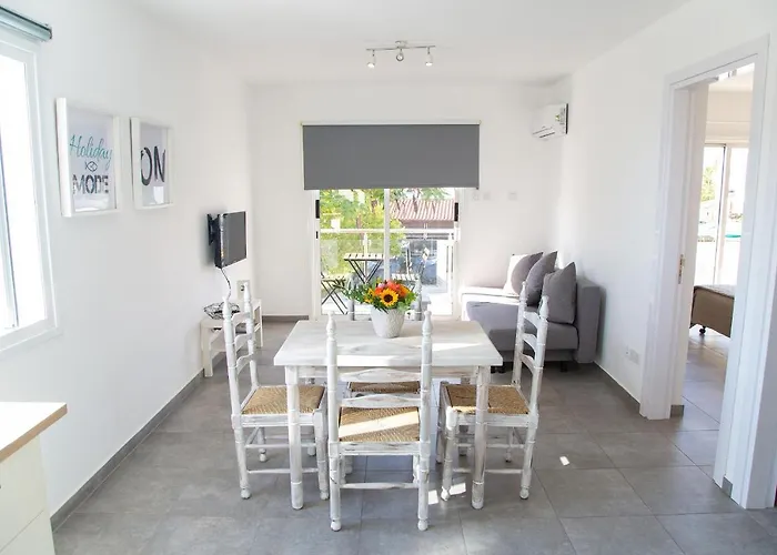 Апартаменты Tikay Apts Айя-Напа