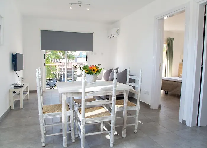 Tikay Apts Айя-Напа